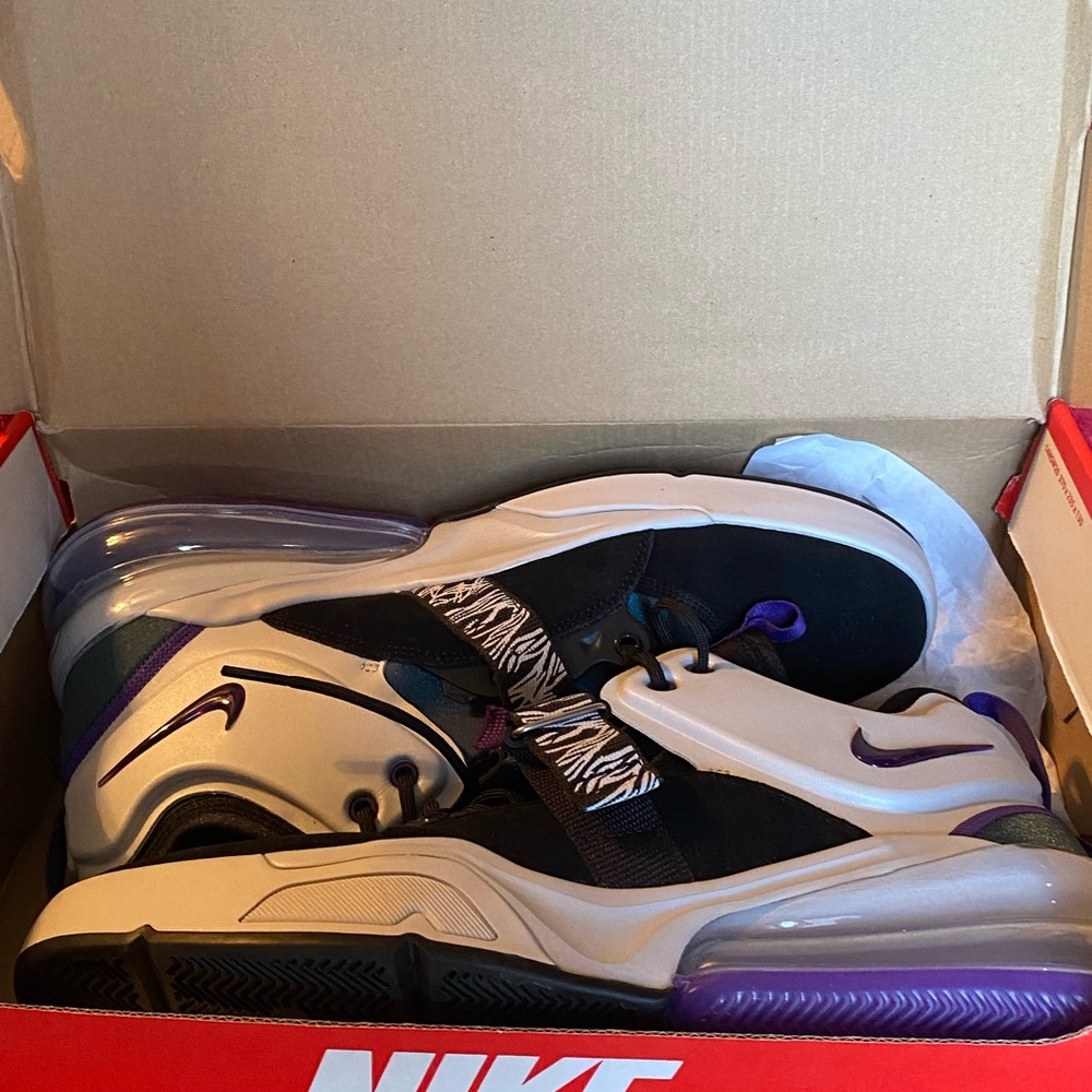 THE ORIGINAL AIR CARNIVORE WITH A NEW AIR FORCE 270 COLORWAY SIZE 11.5